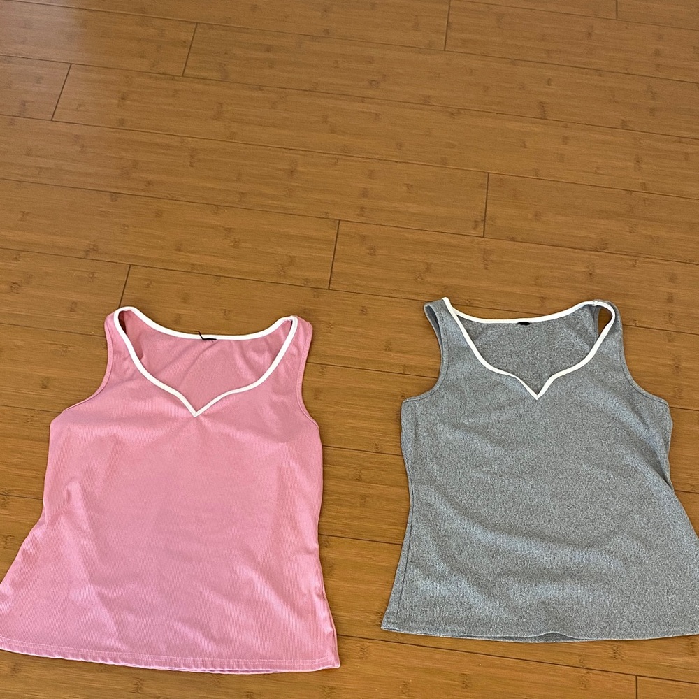 Elegant neckline - sleeveless tops

💙 bundle eligible